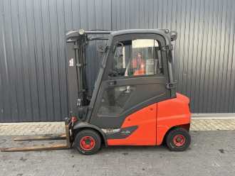 Chariot élévateur d'occasion LINDE H20D-01 DIESEL VIERRADFRONTSTAPLER (13074874)