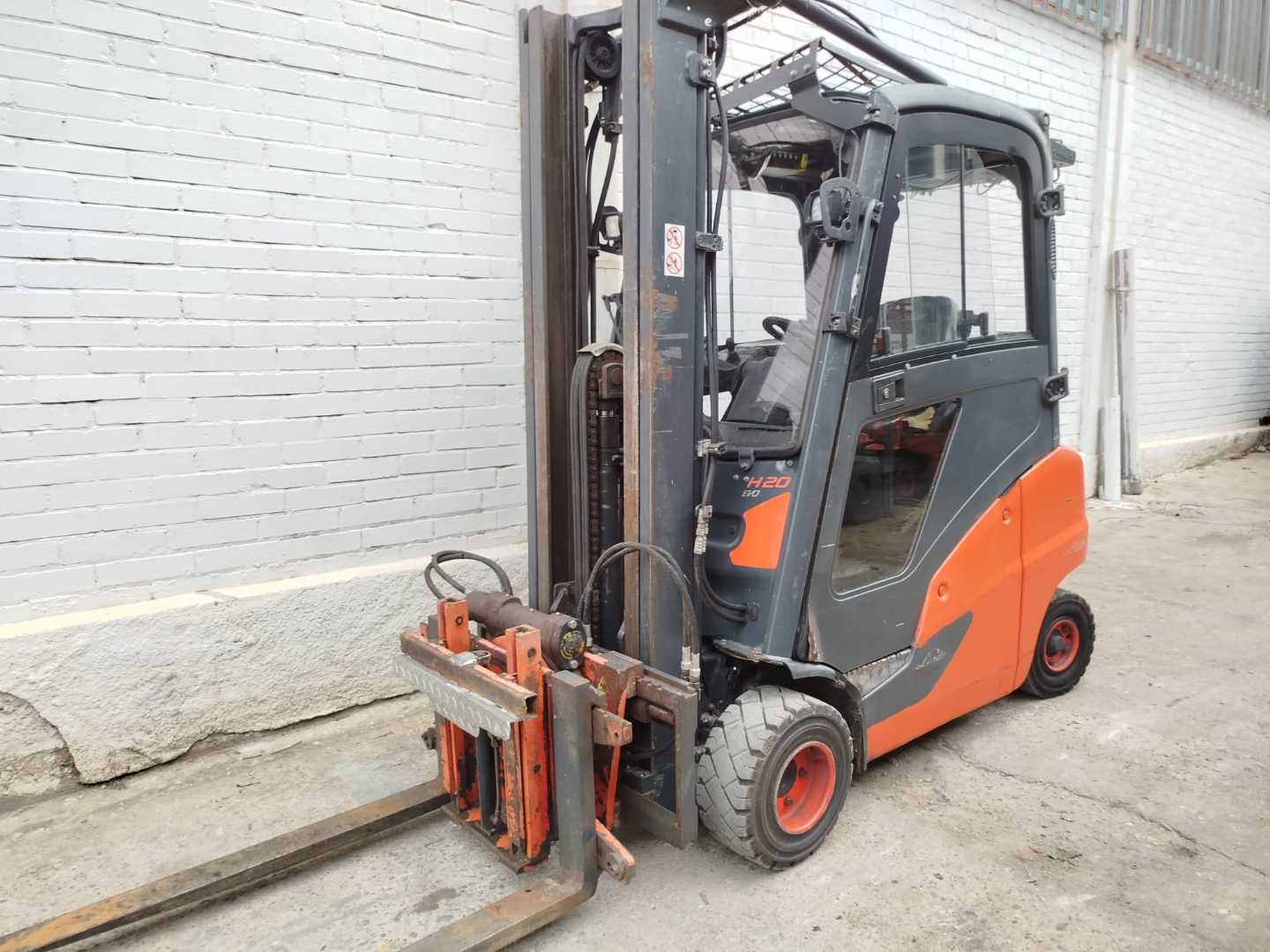 Chariot élévateur d'occasion LINDE H20D-02 DIESEL VIERRADFRONTSTAPLER (13067324)