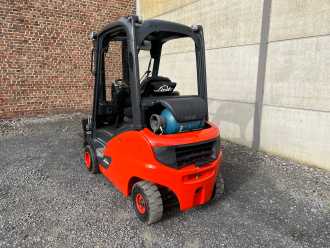 Chariot élévateur d'occasion LINDE H20T-01 EVO GAS VIERRADFRONTSTAPLER (13047367)