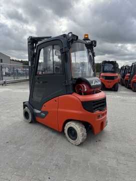 Chariot élévateur d'occasion LINDE H20T-01 GAS VIERRADFRONTSTAPLER (13067016)