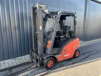 Chariot élévateur d'occasion LINDE H20T-01 GAS VIERRADFRONTSTAPLER (13074216) backdrop