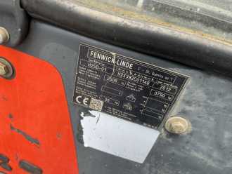 Chariot élévateur d'occasion LINDE H25D-01 DIESEL VIERRADFRONTSTAPLER (13025565)