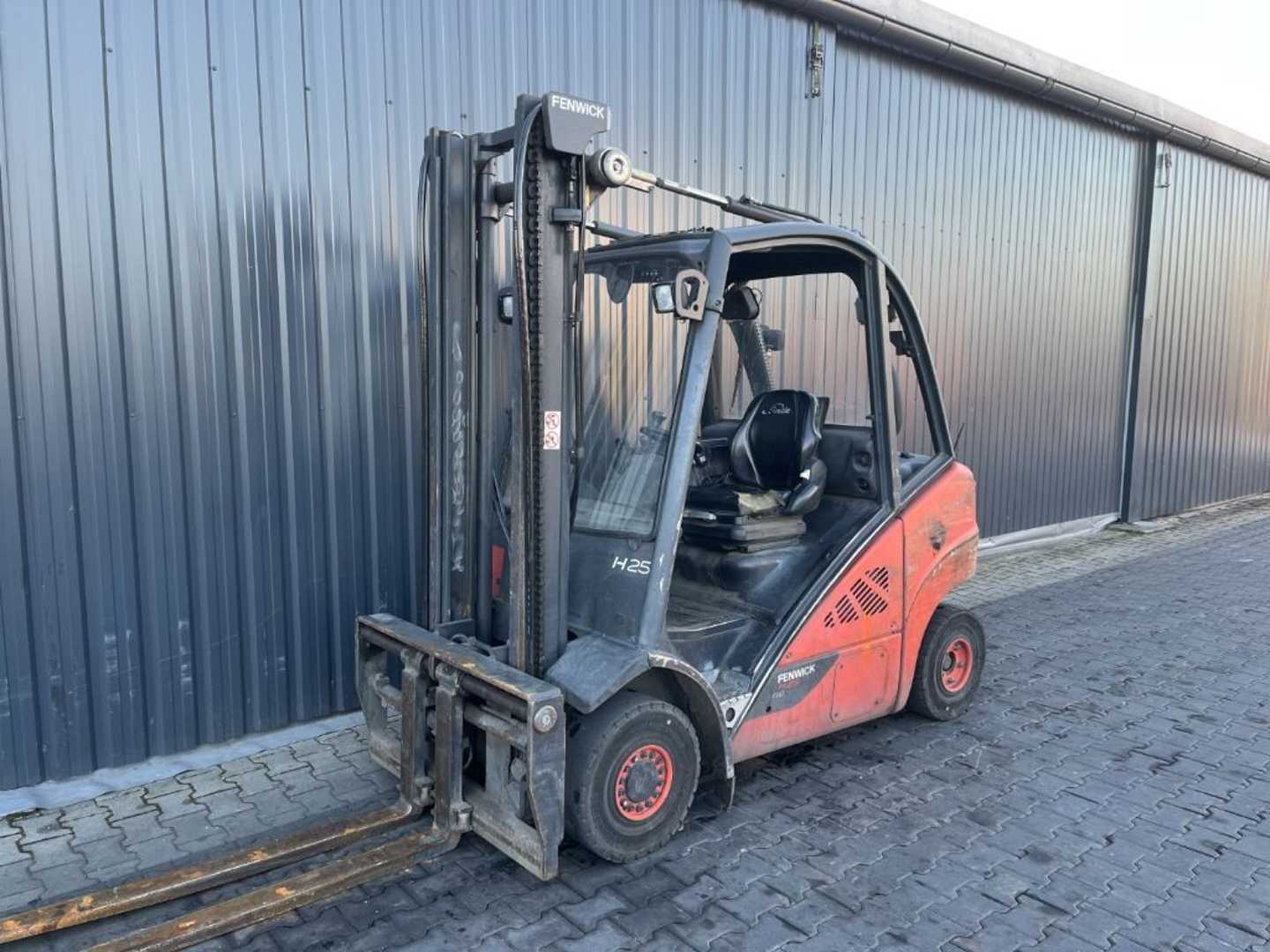 Chariot élévateur d'occasion LINDE H25D-02 DIESEL VIERRADFRONTSTAPLER (13017239)