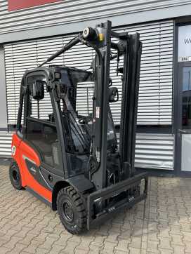 Chariot élévateur d'occasion LINDE H25D DIESEL VIERRADFRONTSTAPLER (13073369)