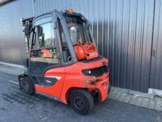 Chariot élévateur d'occasion LINDE H25T-01 GAS VIERRADFRONTSTAPLER (13071270)