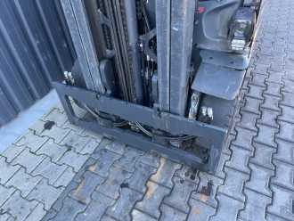 Chariot élévateur d'occasion LINDE H25T-01 GAS VIERRADFRONTSTAPLER (13071271)