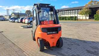Chariot élévateur d'occasion LINDE H25T-02 GAS VIERRADFRONTSTAPLER (12724746)