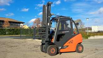 Chariot élévateur d'occasion LINDE H25T-02 GAS VIERRADFRONTSTAPLER (12724746)