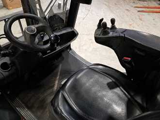 Chariot élévateur d'occasion LINDE H25T-02 GAS VIERRADFRONTSTAPLER (12944121)