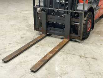 Chariot élévateur d'occasion LINDE H25T-02 GAS VIERRADFRONTSTAPLER (13024937)