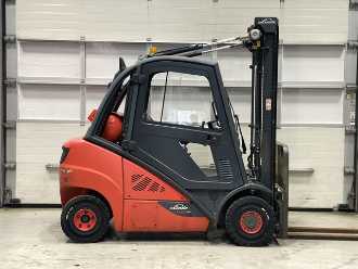 Chariot élévateur d'occasion LINDE H25T-02 GAS VIERRADFRONTSTAPLER (13024938)