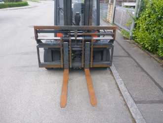Chariot élévateur d'occasion LINDE H30 D DIESEL VIERRADFRONTSTAPLER (13044636)