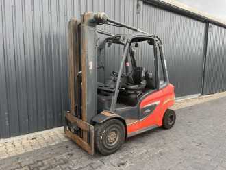 Chariot élévateur d'occasion LINDE H30D-01 DIESEL VIERRADFRONTSTAPLER (13058987) backdrop