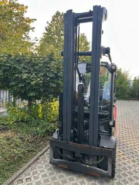 Chariot élévateur d'occasion LINDE H30D-01 DIESEL VIERRADFRONTSTAPLER (13070457)