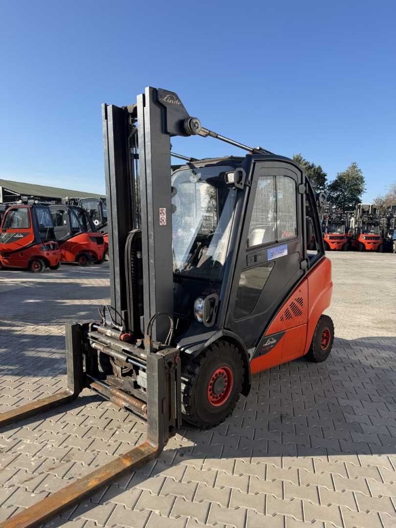 Chariot élévateur d'occasion LINDE H30D-02 DIESEL VIERRADFRONTSTAPLER (13074417)