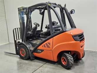 Chariot élévateur d'occasion LINDE H30D DIESEL VIERRADFRONTSTAPLER (13038561)