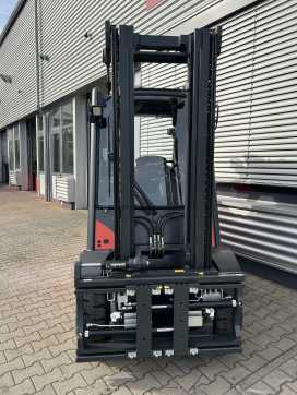 Chariot élévateur d'occasion LINDE H30D DIESEL VIERRADFRONTSTAPLER (13073372)