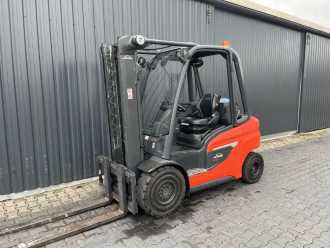 Chariot élévateur d'occasion LINDE H30T-01 GAS VIERRADFRONTSTAPLER (13067523) backdrop