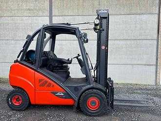 Chariot élévateur d'occasion LINDE H30T-02 EVO GAS VIERRADFRONTSTAPLER (13071910)