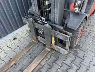 Chariot élévateur d'occasion LINDE H30T-02 GAS VIERRADFRONTSTAPLER (13065727)