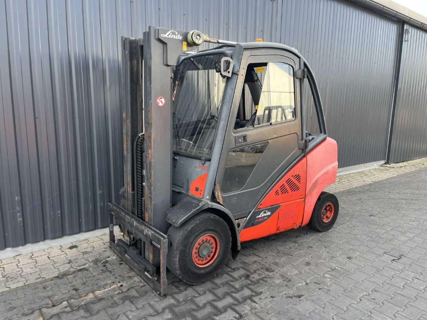 Chariot élévateur d'occasion LINDE H35D-02 DIESEL VIERRADFRONTSTAPLER (13071997)