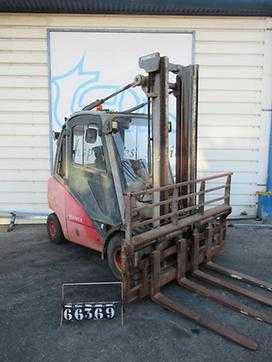 Chariot élévateur d'occasion LINDE H35D DIESEL VIERRADFRONTSTAPLER (13037397) backdrop