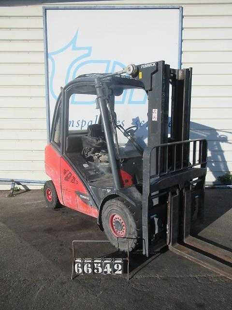 Chariot élévateur d'occasion LINDE H35T-02 EVO GAS VIERRADFRONTSTAPLER (13070995)