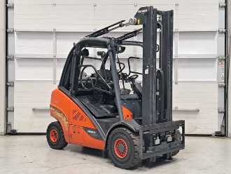 Chariot élévateur d'occasion LINDE H35T-02 GAS VIERRADFRONTSTAPLER (13038093)