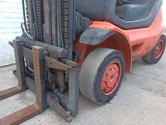 Chariot élévateur d'occasion LINDE H35T-04 GAS VIERRADFRONTSTAPLER (13043120)
