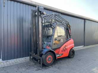 Chariot élévateur d'occasion LINDE H45T-02 GAS VIERRADFRONTSTAPLER (13072656) backdrop