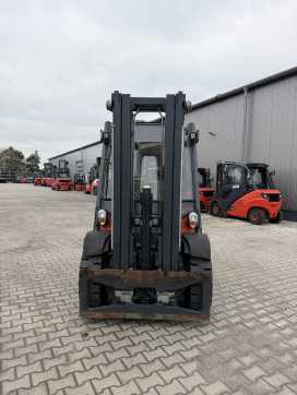 Chariot élévateur d'occasion LINDE H50D-02 DIESEL VIERRADFRONTSTAPLER (13075630)