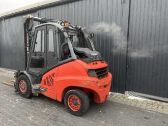 Chariot élévateur d'occasion LINDE H50T-02/600 GAS VIERRADFRONTSTAPLER (13024300)