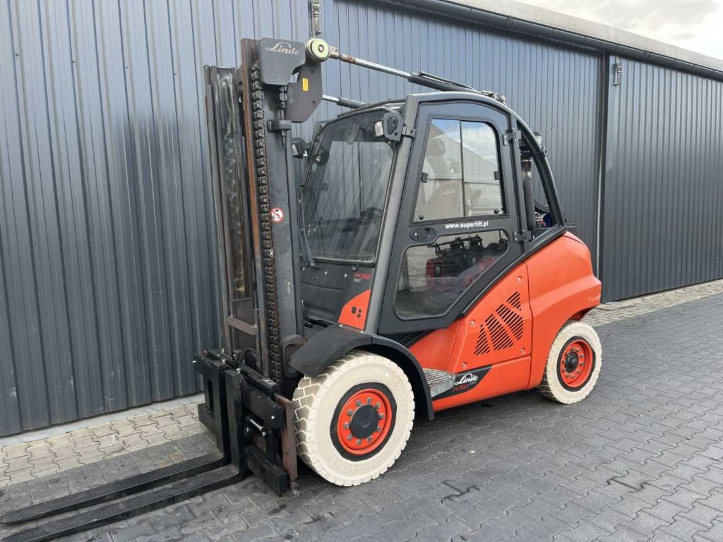 Chariot élévateur d'occasion LINDE H50T-02/600 GAS VIERRADFRONTSTAPLER (13065116)