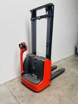 Chariot élévateur d'occasion LINDE L 12 Batterie Bj.18 ELEKTRO HOCHHUBWAGENDEICHSEL (12930131)