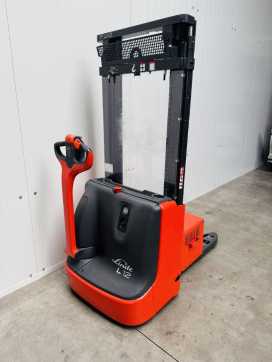 Chariot élévateur d'occasion LINDE L 12 kurze Gabel 1000mm ELEKTRO HOCHHUBWAGENDEICHSEL (12966503)