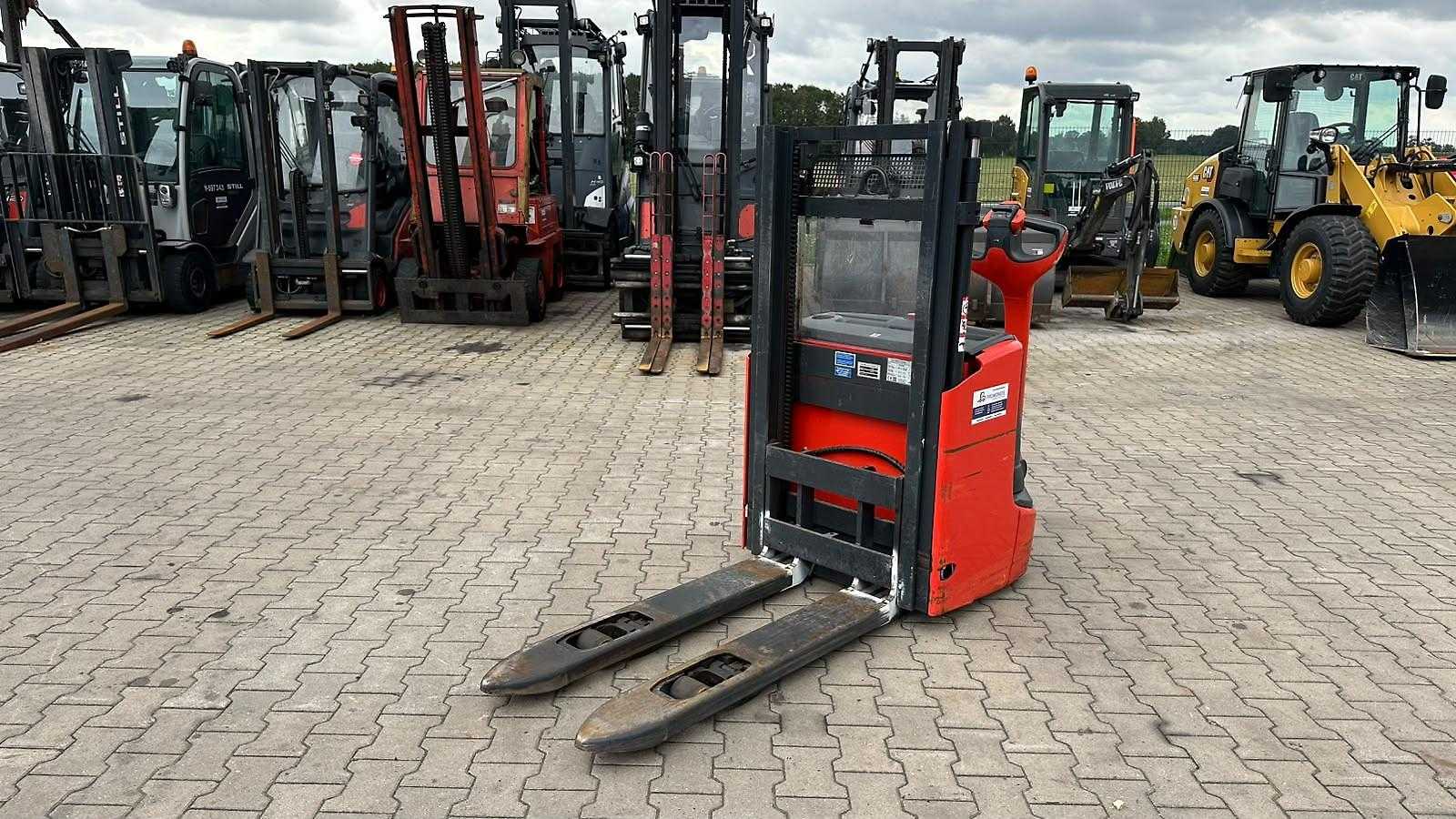 Chariot élévateur d'occasion LINDE L 12i ELEKTRO HOCHHUBWAGENDEICHSEL (13066469)