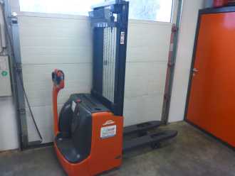 Chariot élévateur d'occasion LINDE L12 I ELEKTRO HOCHHUBWAGENDEICHSEL (13008595)