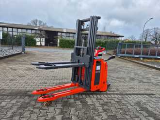 Chariot élévateur d'occasion LINDE L12LAPi Batterie aus 2023 ELEKTRO HOCHHUBWAGENDEICHSEL (12891763)