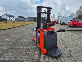 Chariot élévateur d'occasion LINDE L12LAPi Batterie aus 2023 ELEKTRO HOCHHUBWAGENDEICHSEL (12891763)