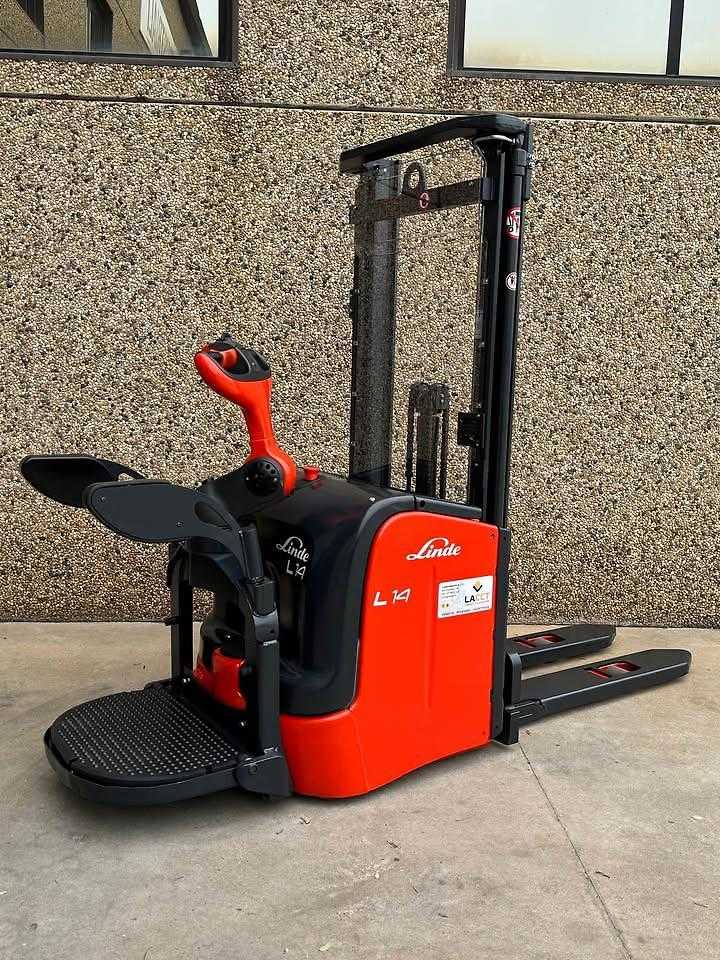 Chariot élévateur d'occasion LINDE L14AP ELEKTRO HOCHHUBWAGENFAHRERSTAND (12959541)