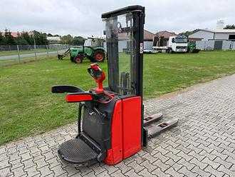 Chariot élévateur d'occasion LINDE L16 AP Triplex ELEKTRO HOCHHUBWAGENFAHRERSTAND (13067271)