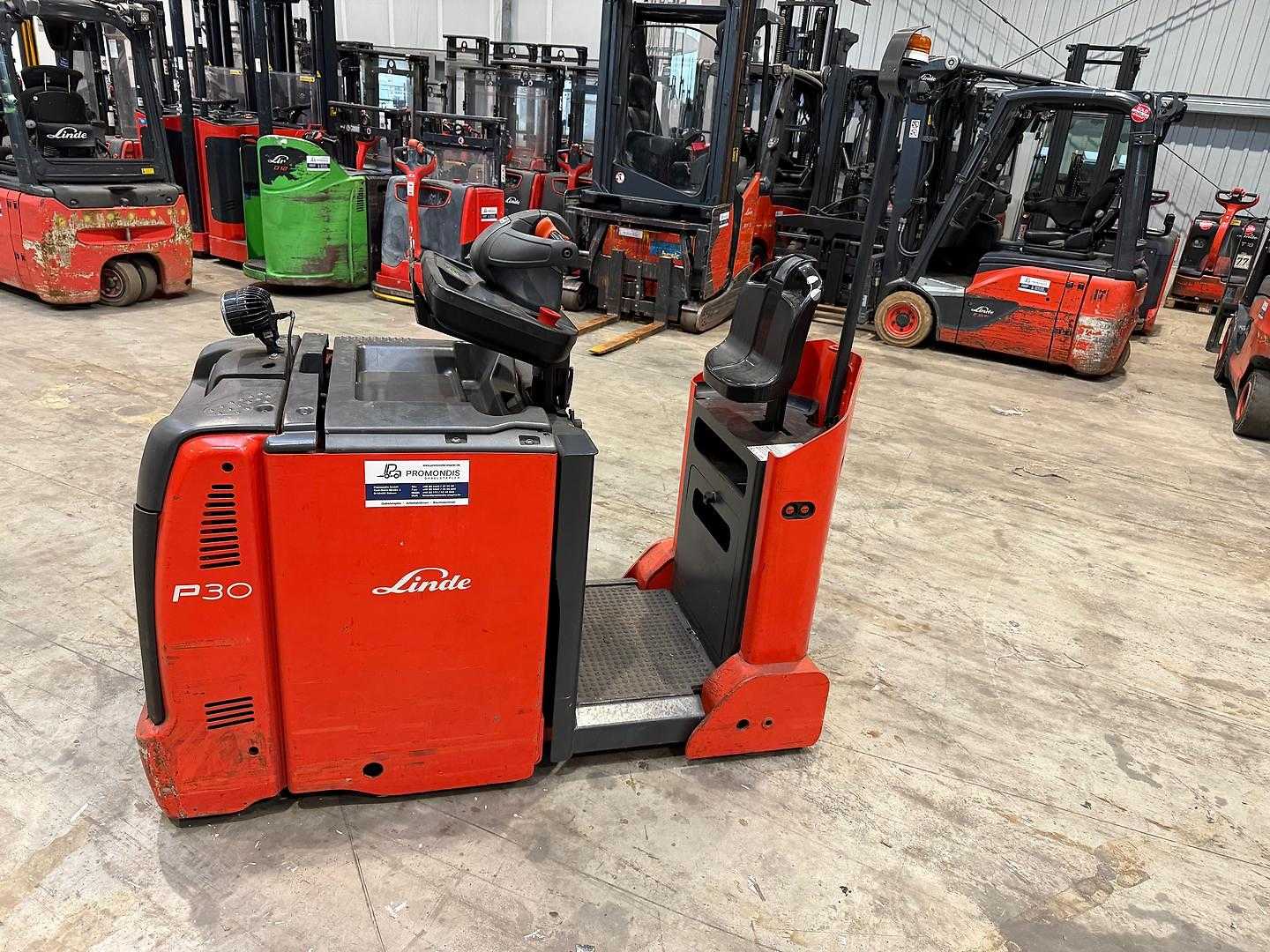 Chariot élévateur d'occasion LINDE P 30 C ELEKTRO SCHLEPPER (13002257)