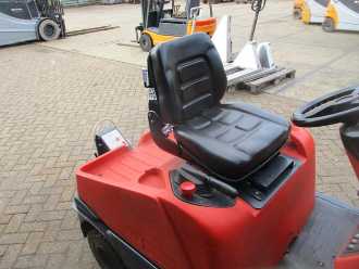 Chariot élévateur d'occasion LINDE P 60 ELEKTRO SCHLEPPER (12989732)