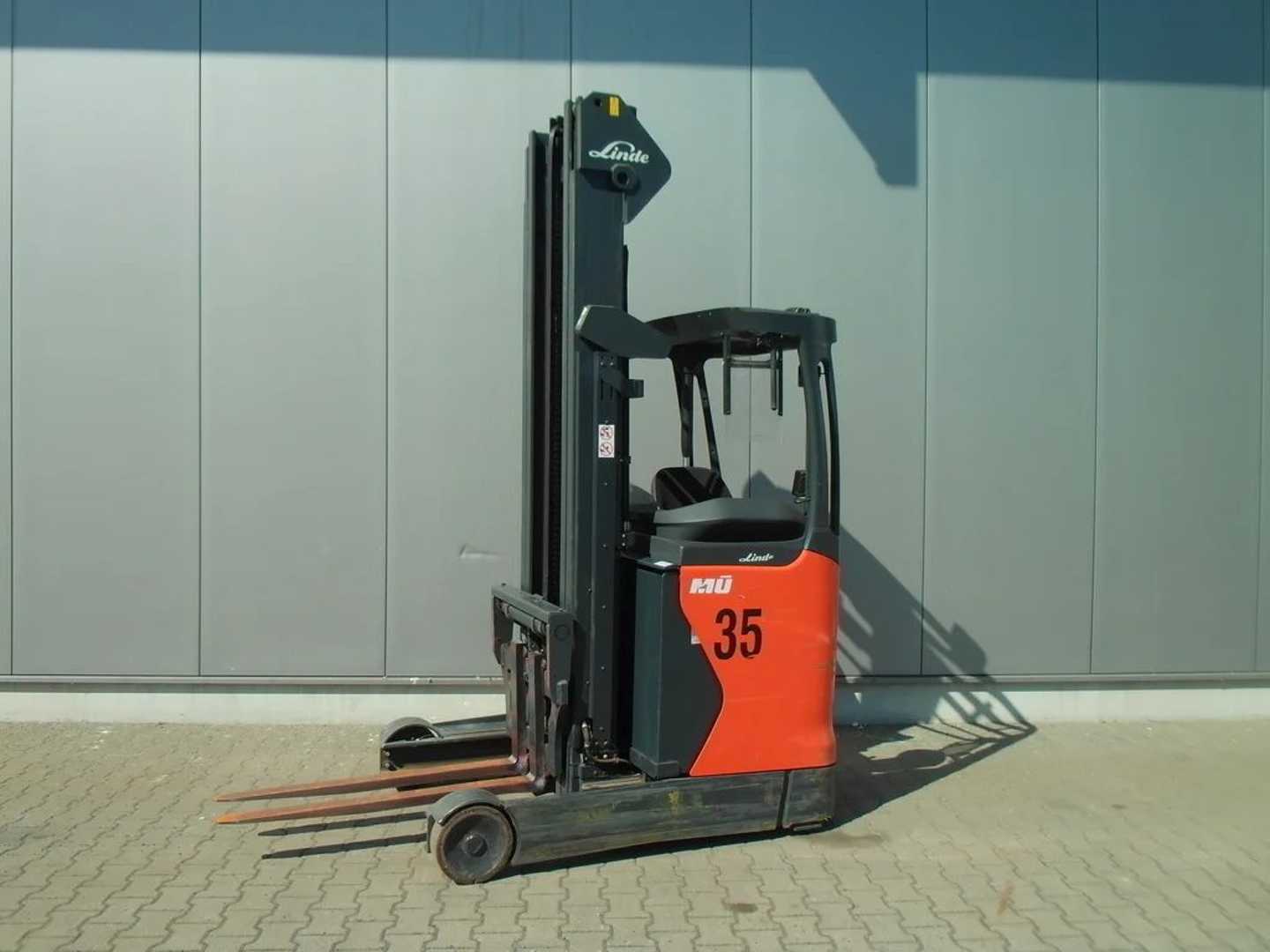 Chariot élévateur d'occasion LINDE R 14 ELEKTRO SCHUBMASTSTAPLER (13036841)