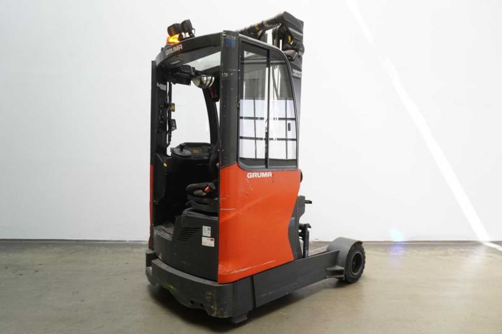 Chariot élévateur d'occasion LINDE R 20 G ION 1120 ELEKTRO SCHUBMASTSTAPLER (13056204)
