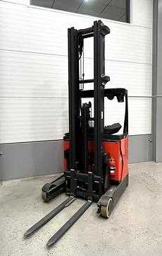 Chariot élévateur d'occasion LINDE R10B - 1120 ELEKTRO SCHUBMASTSTAPLER (12927877)