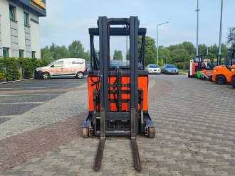 Chariot élévateur d'occasion LINDE R12B-01 ELEKTRO SCHUBMASTSTAPLER (13005103)