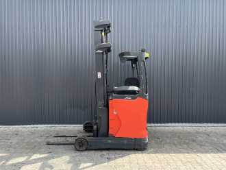 Chariot élévateur d'occasion LINDE R12B-01 ELEKTRO SCHUBMASTSTAPLER (13063499)