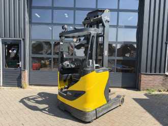 Chariot élévateur d'occasion LINDE R14-01 ELEKTRO SCHUBMASTSTAPLER (13055391)