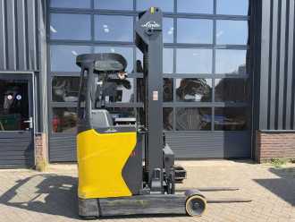 Chariot élévateur d'occasion LINDE R14-01 ELEKTRO SCHUBMASTSTAPLER (13055391)